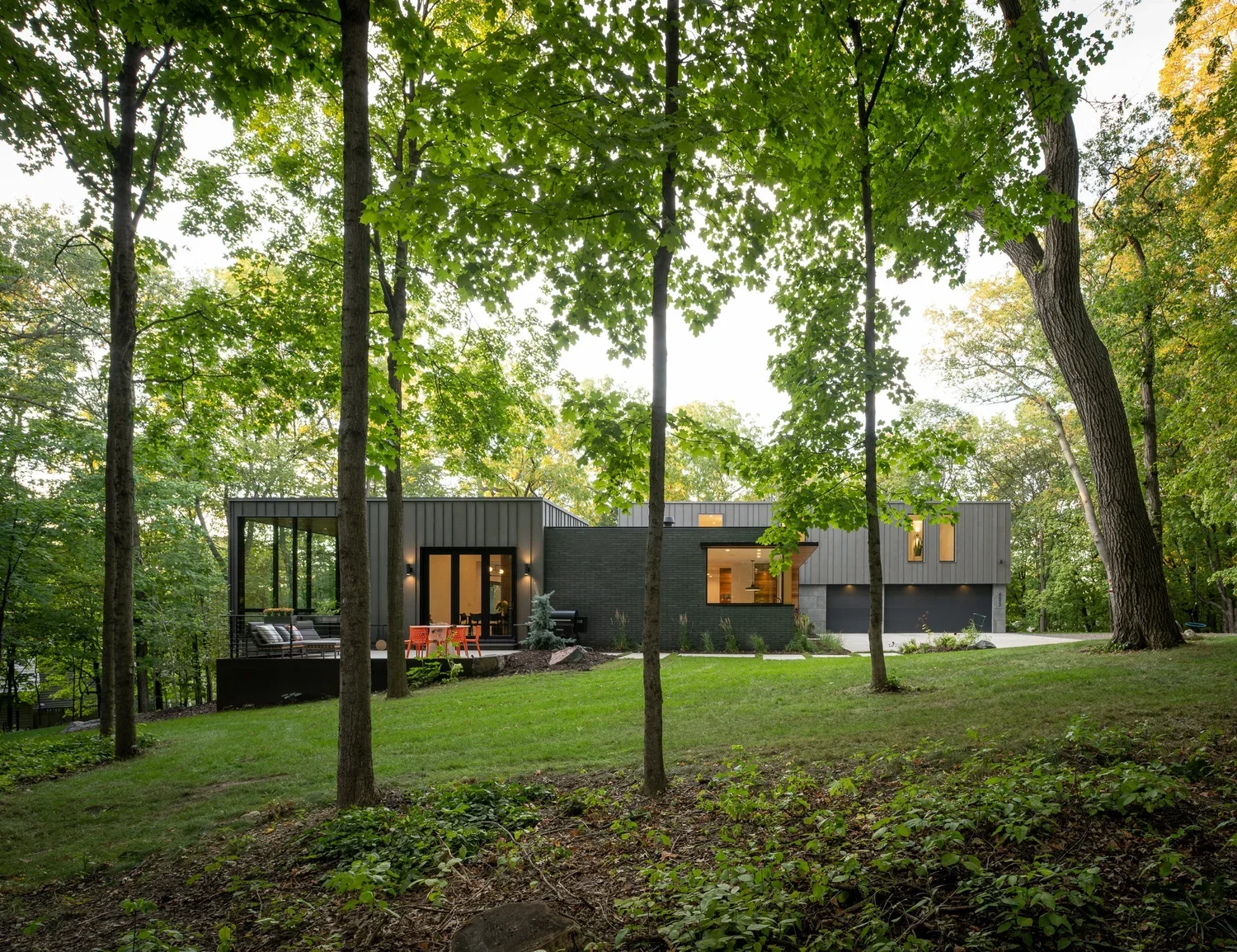 Strand+Design_Silver_7464-Pano (1).webp