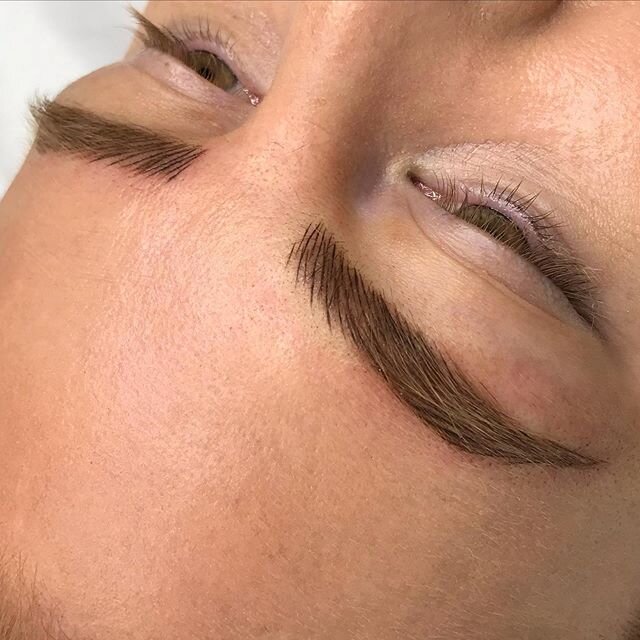 I was dreaming about doing brows during the unexpected time off! Now I&rsquo;m back in the studio making my clients brow dreams come true :) #browgoals 
#browsbybri_vancity
#combobrows 
#vancouverbrows
#cosmetictattoo
#cosmetictattooartist
#digitalma