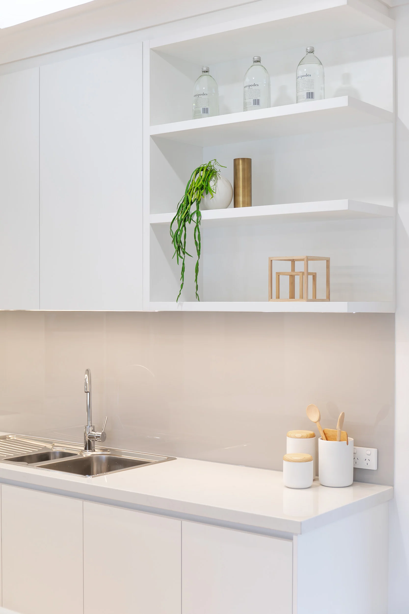 LRE - Hastings Design - Kitchen - 57.jpg