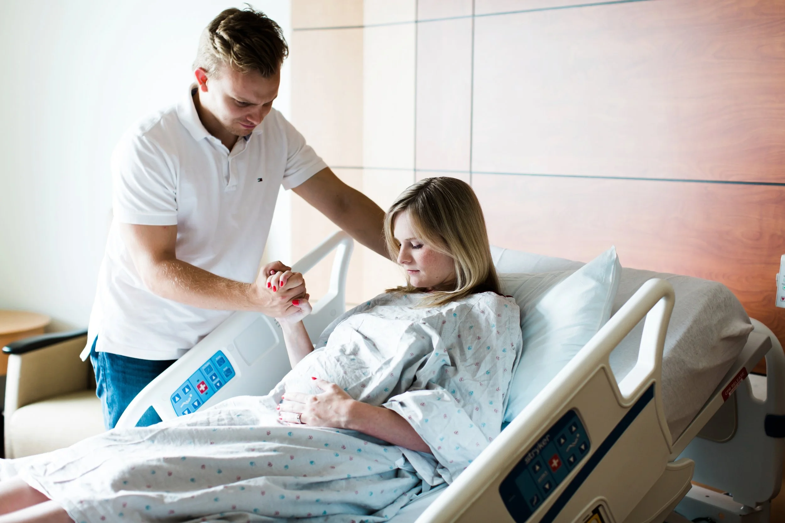 baton-rouge-birth-services-hospital-scenes-01-couple-39_quaint-and-whim-lifestyle-birth-photographer-louisiana.jpg