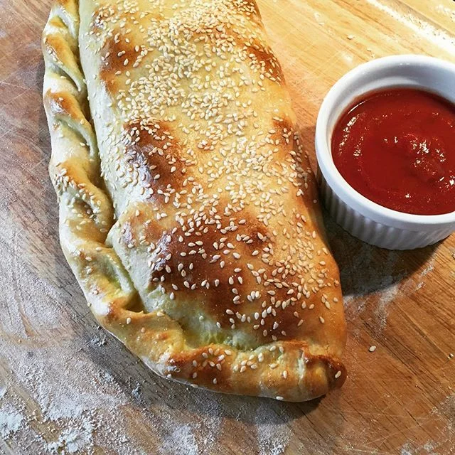 @cheryloz with a perfect calzone!
