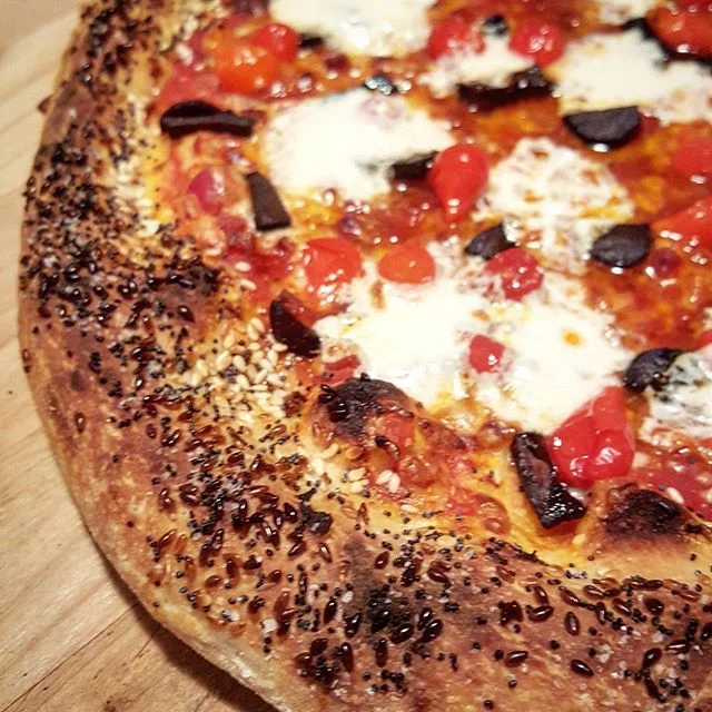 @blumie625 we are loving the everything crust!
