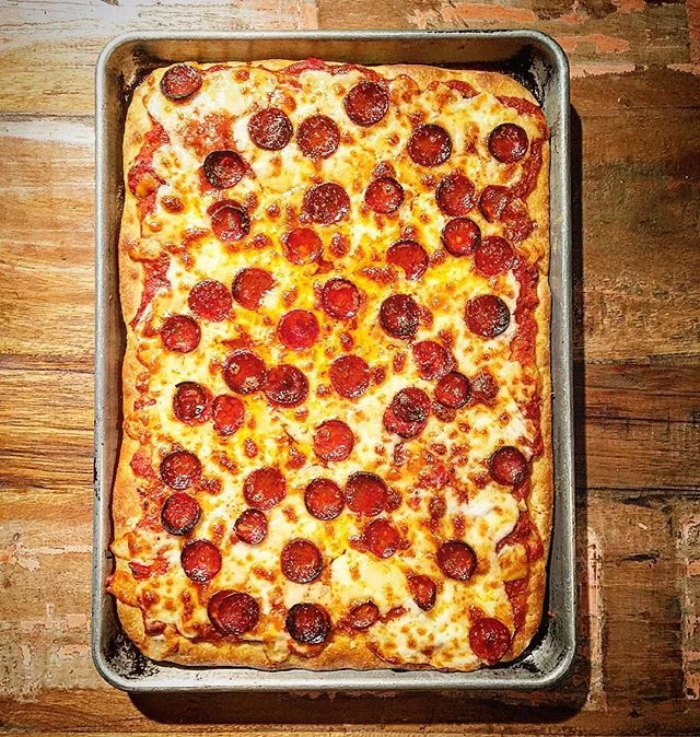 @porkbellyslider pan pizza looks too good to eat!
