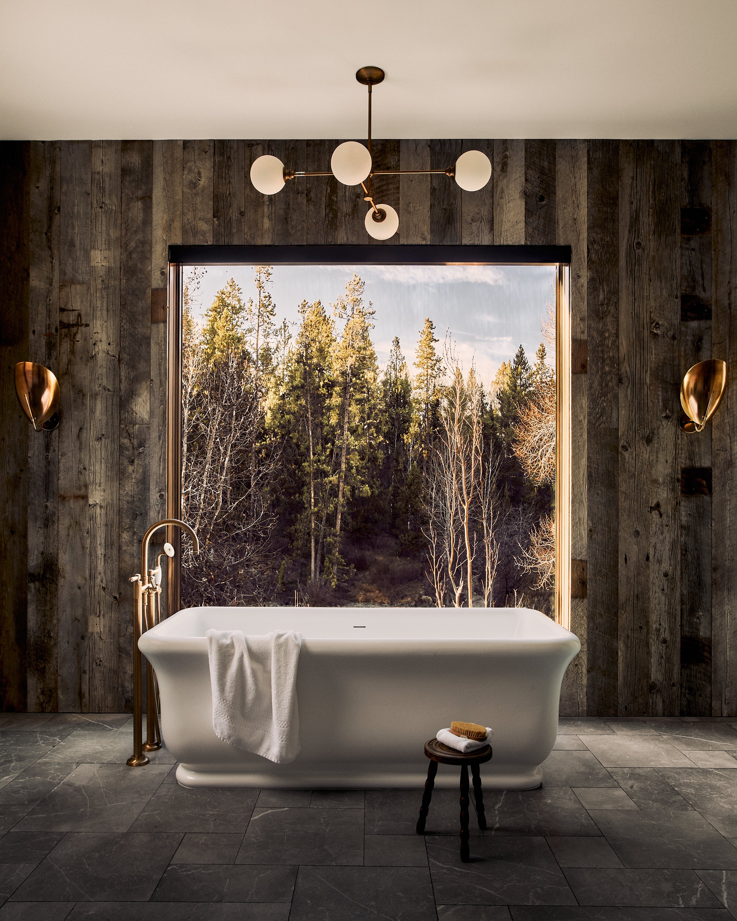 PrimaryBath copywithoutLightReflection_WebSafe.jpg