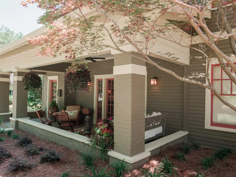 BP_HHMTN103H_home-exterior_porch_AFTER_235487_842290.1384728.jpg.rend.hgtvcom.966.725.jpeg