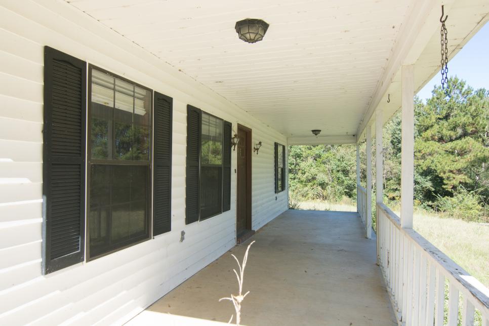 EXTERIOR FRONT PORCH 2 BEFORE - TREST .jpg