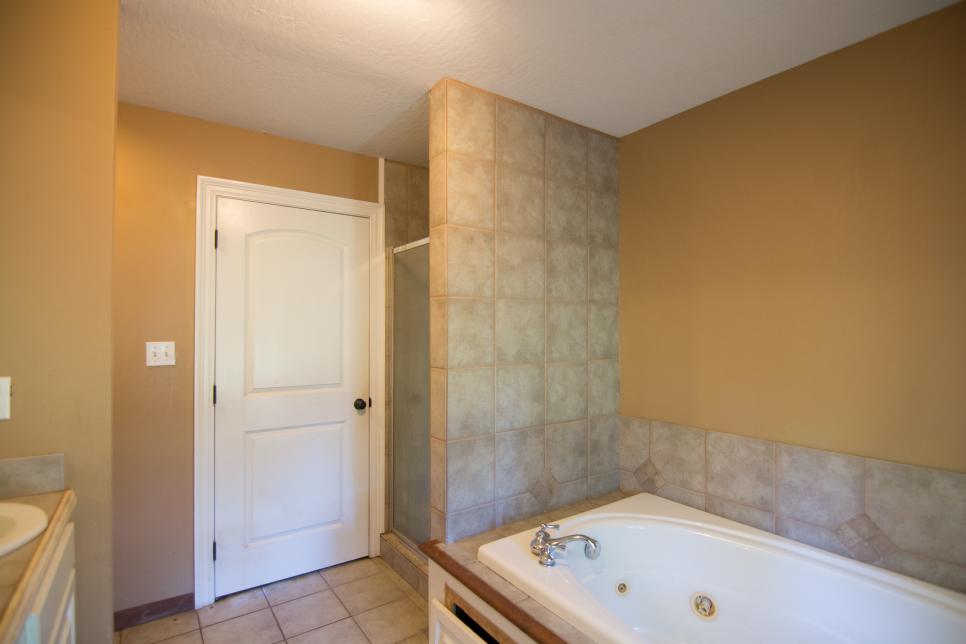 MASTER BATHROOM 2 BEFORE - TREST .jpg
