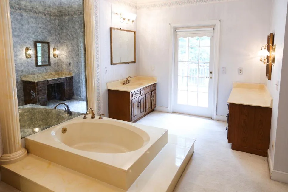 Master Bath 3 Before - Watts.jpg