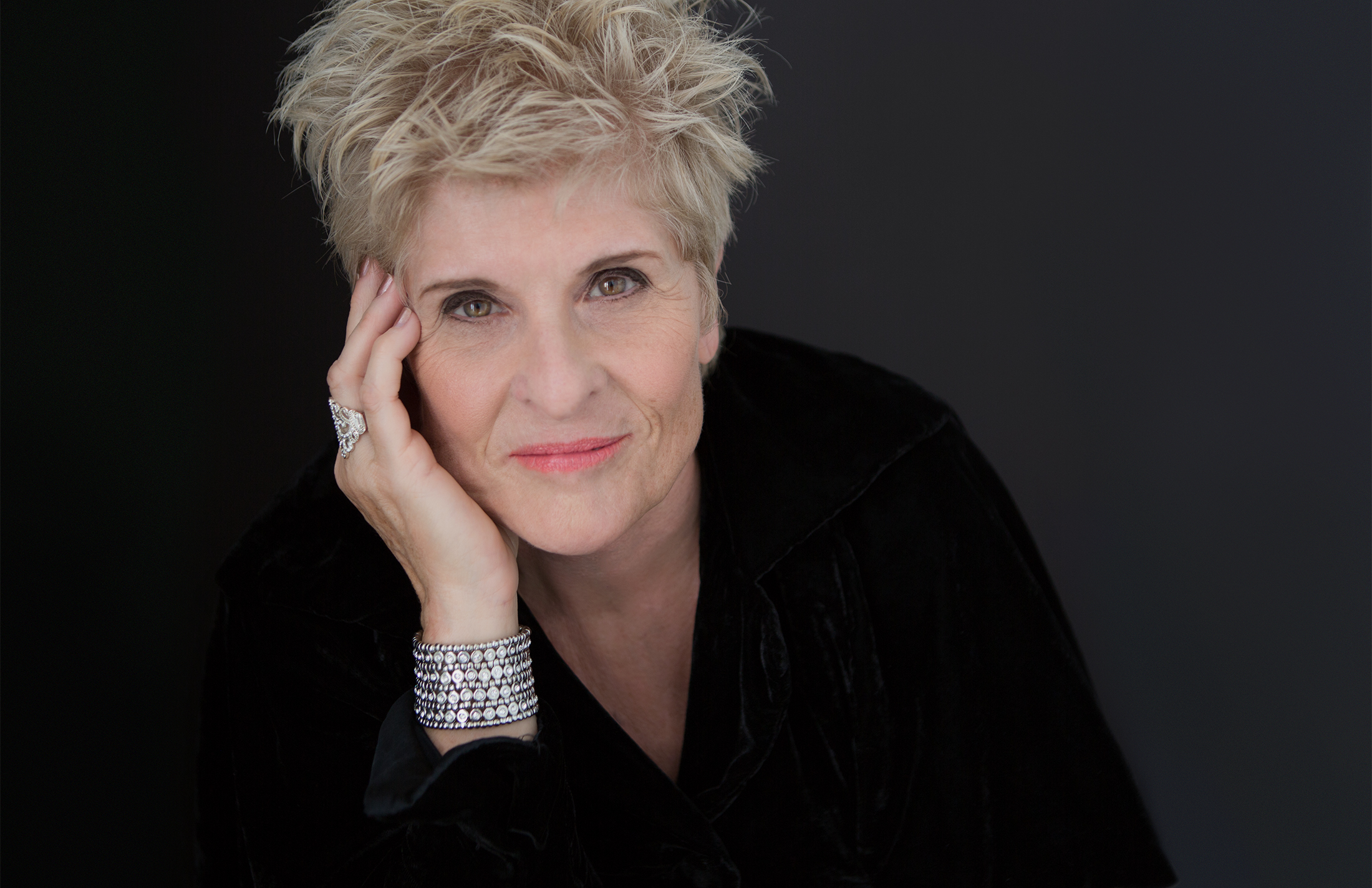 portrait_self-esteem_woman_60-plus_iconic_beauty.jpg