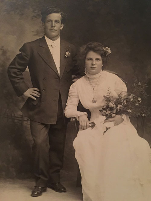  My Great Uncle Bill & his wife Emma Henrietta on their wedding day in 1907.