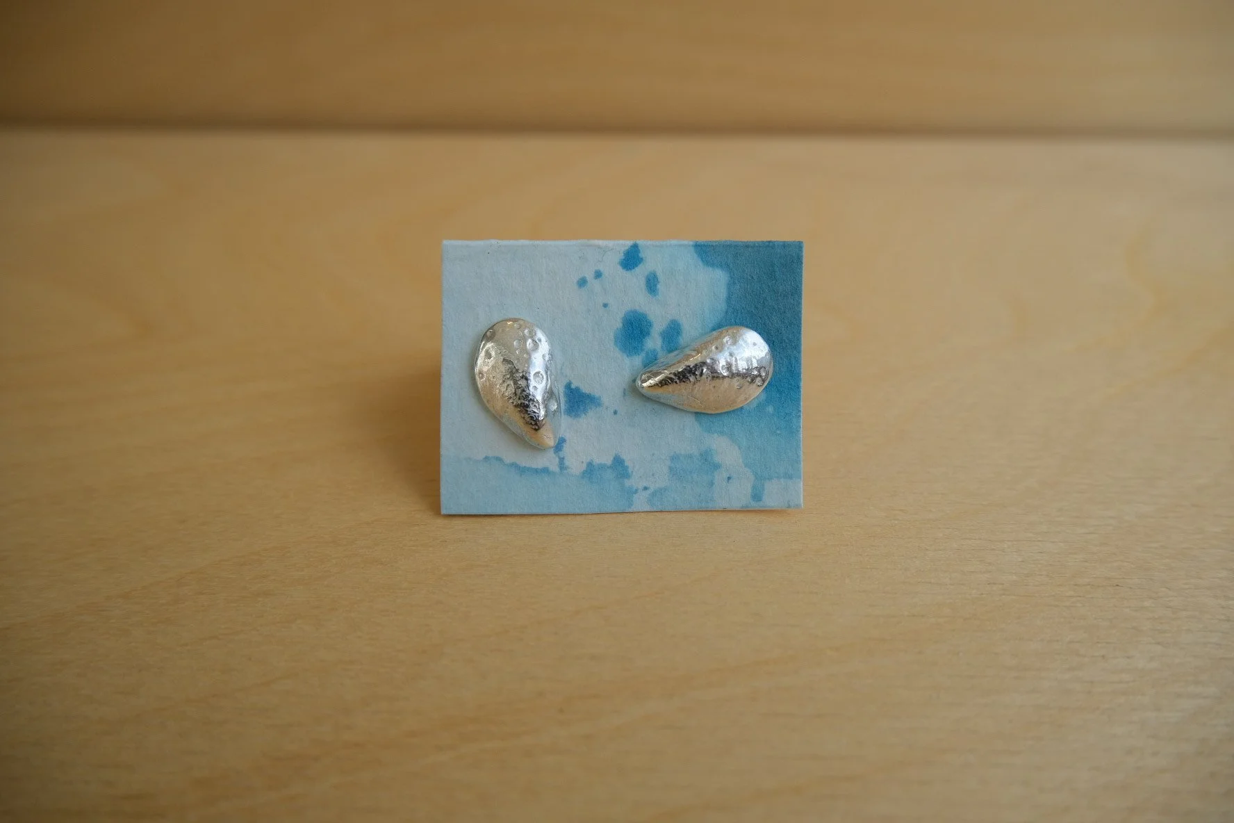 Mussel Stud (mid size)