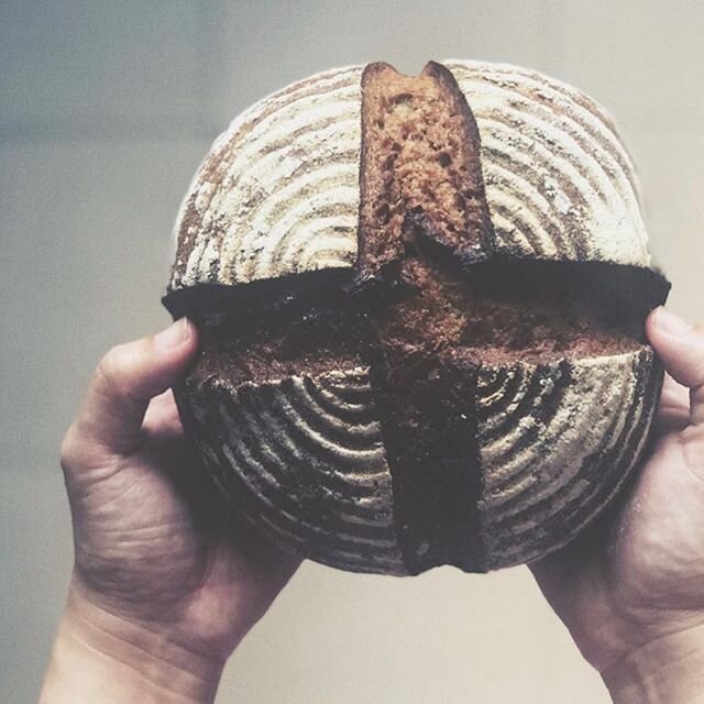 🙌🏻 Our classic Sourdough is only available during the weekends! Islandwide delivery is available (with min. order) on www.CrownBakery.com.sg or pre-order them and swing by for collection! 📸: @onekueh_at_atime