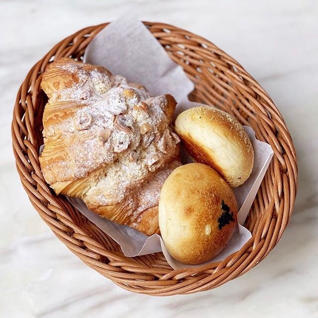 Our breads and pastries are freshly baked daily! Up to 18 hours long natural fermentation, no artificial food flavouring, colouring, preservatives, harmful additives or chemical improvers!  Walk in or order online for islandwide delivery (min order a