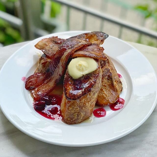 ✨New✨ Baguette bacon french toast is now on the menu! Served with savoury streaky bacon and maple syrup with mixed berries sauce! Let us know what you think! 25% off all self pick-ups, 20% off online orders on www.CrownBakery.com.sg!