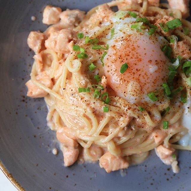 Today's pasta choice - Mentaiko Salmon! Order your pastas online www.CrownBakery.com.sg (min. order applies) and get 20% off or pre-order and swing by for self pick-ups at 25% off! Home deliveries are also available on #FoodPandasg and #GrabFoodsg.