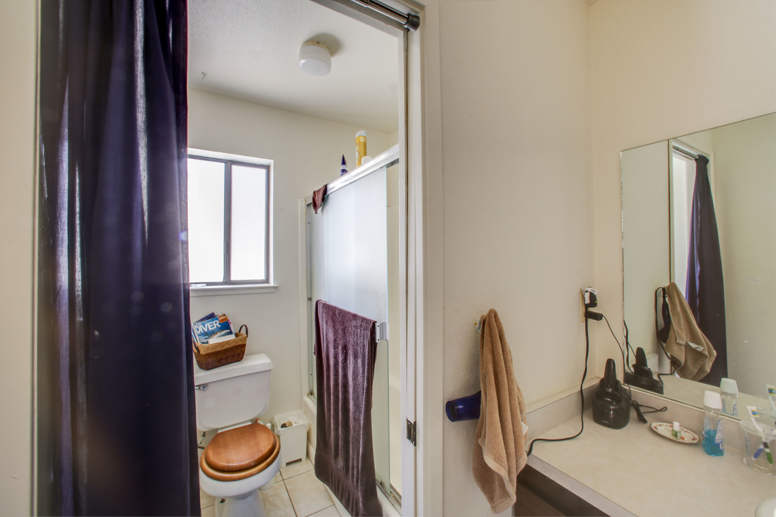 Unit C bathroom-18.jpg