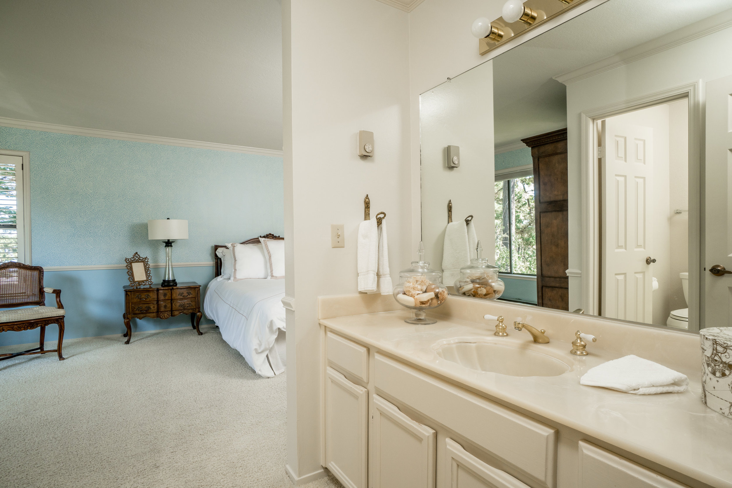 12 master bath 1.jpg