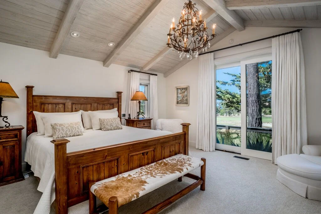 13Master Bedroom.jpeg