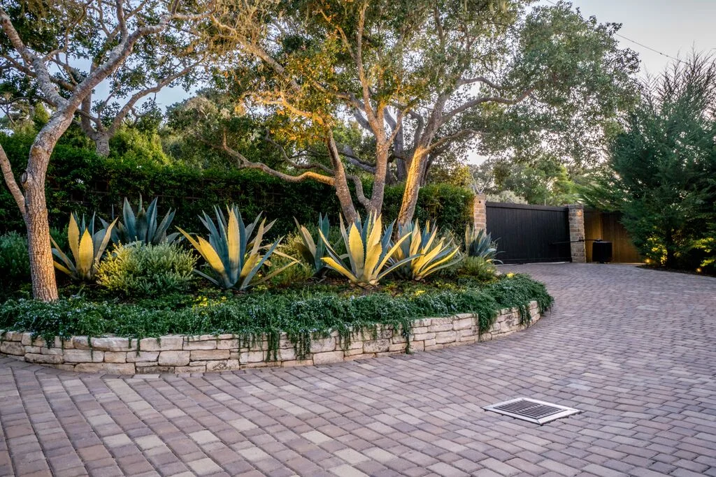 35Front Driveway.jpeg