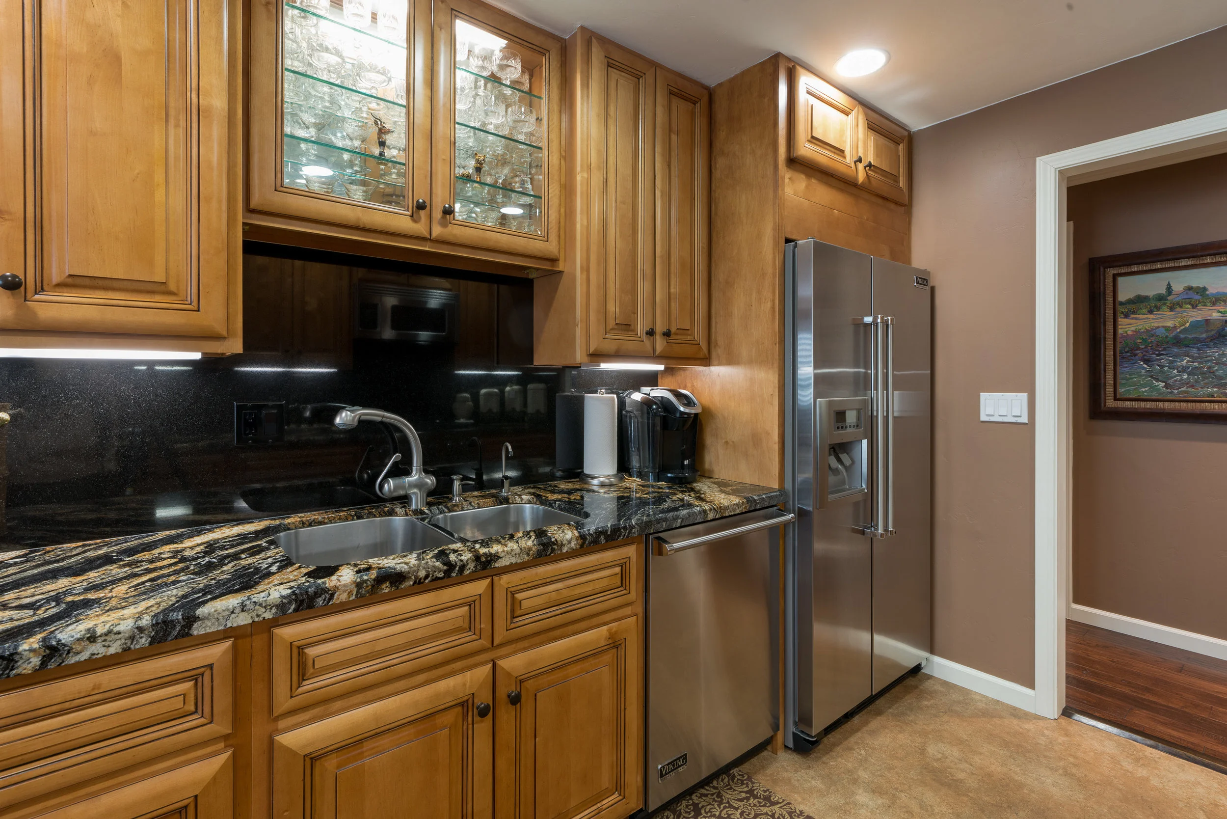 10Kitchen.jpg