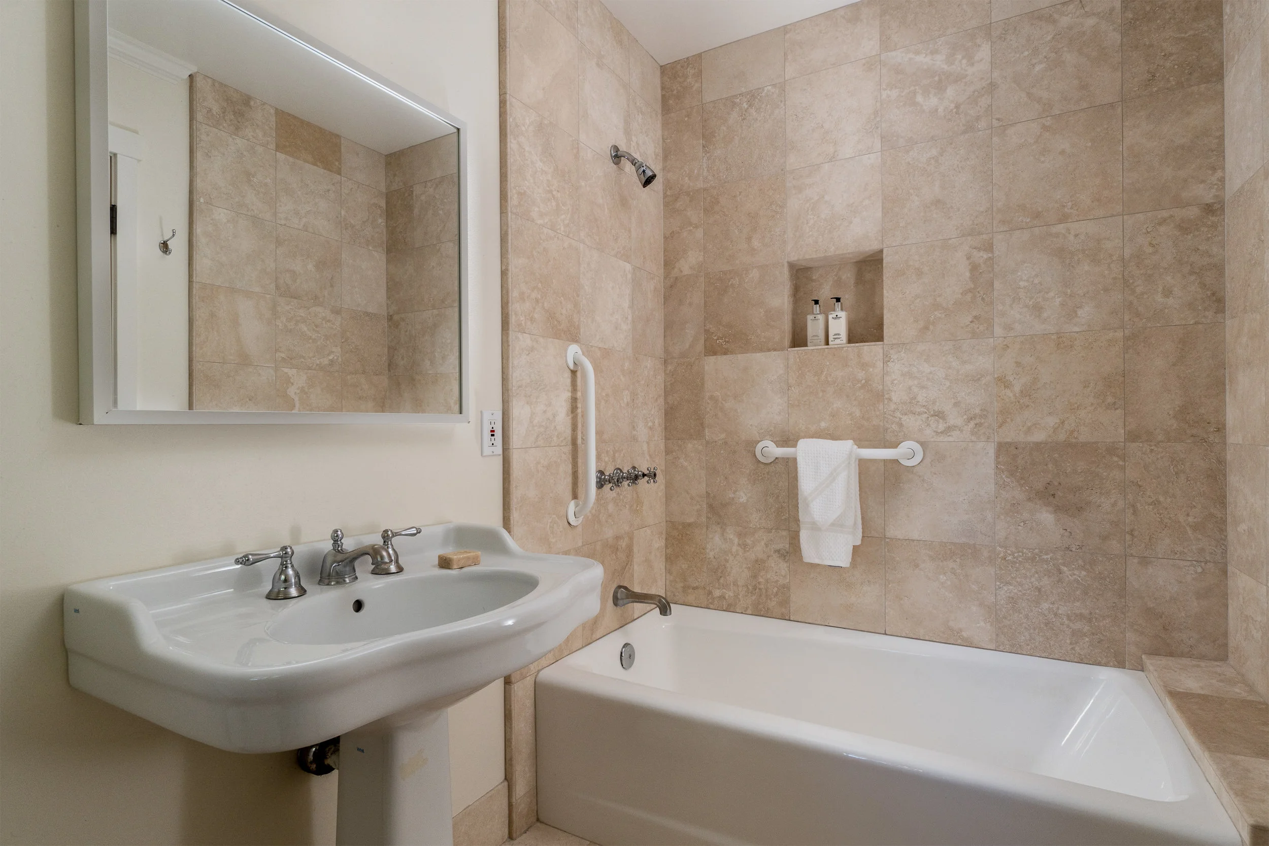 13.. Master bath 1.jpg