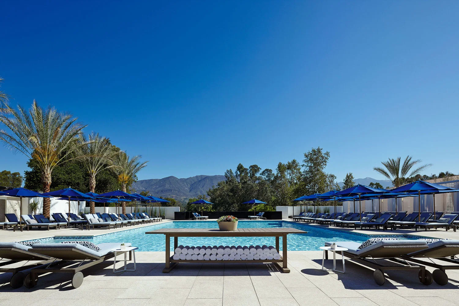 7om_retreat_star_pool.jpg