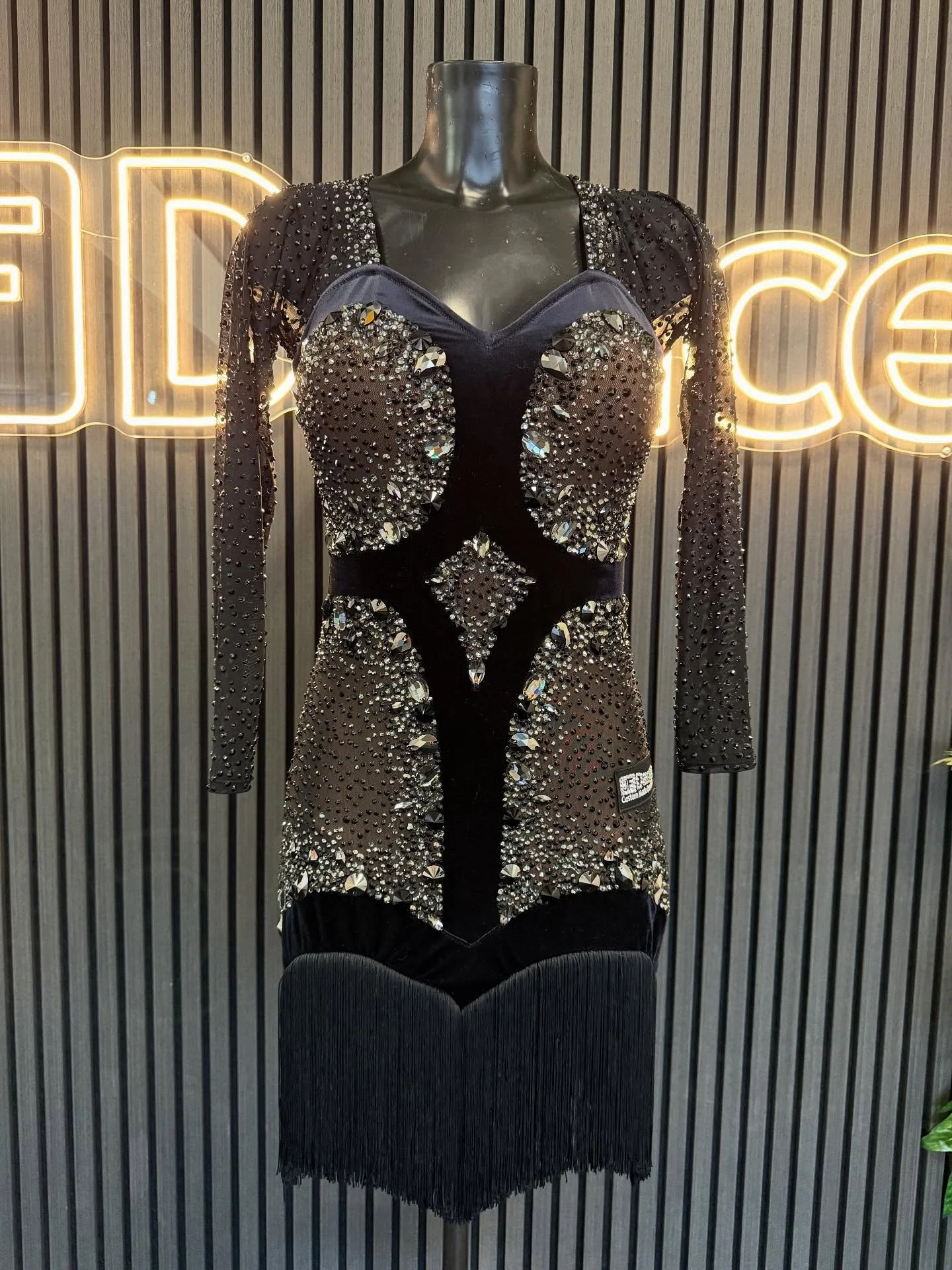 Dark glamour 🖤✨ @rach_dryden