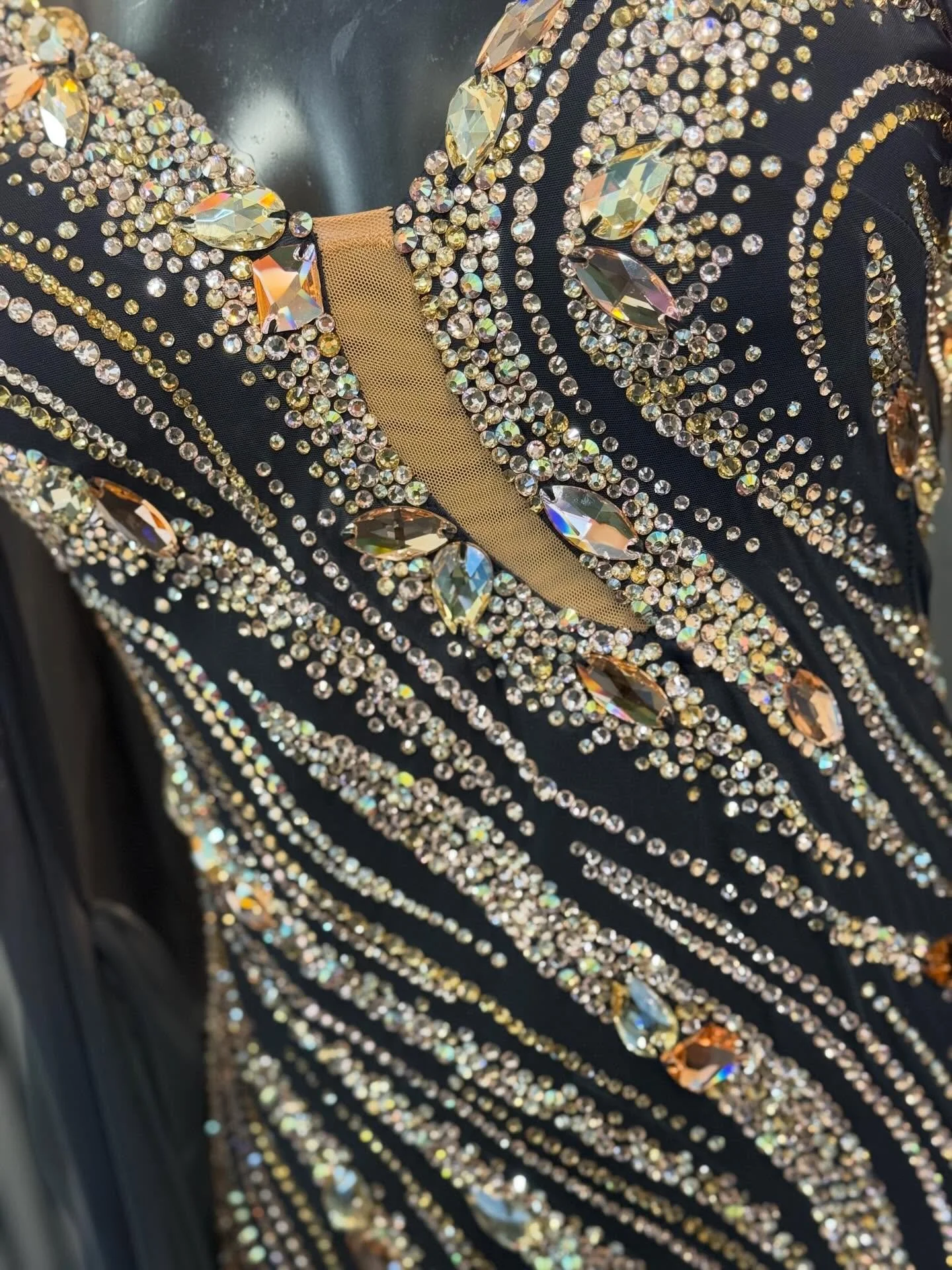 Black and Champagne moment 🖤🥂✨