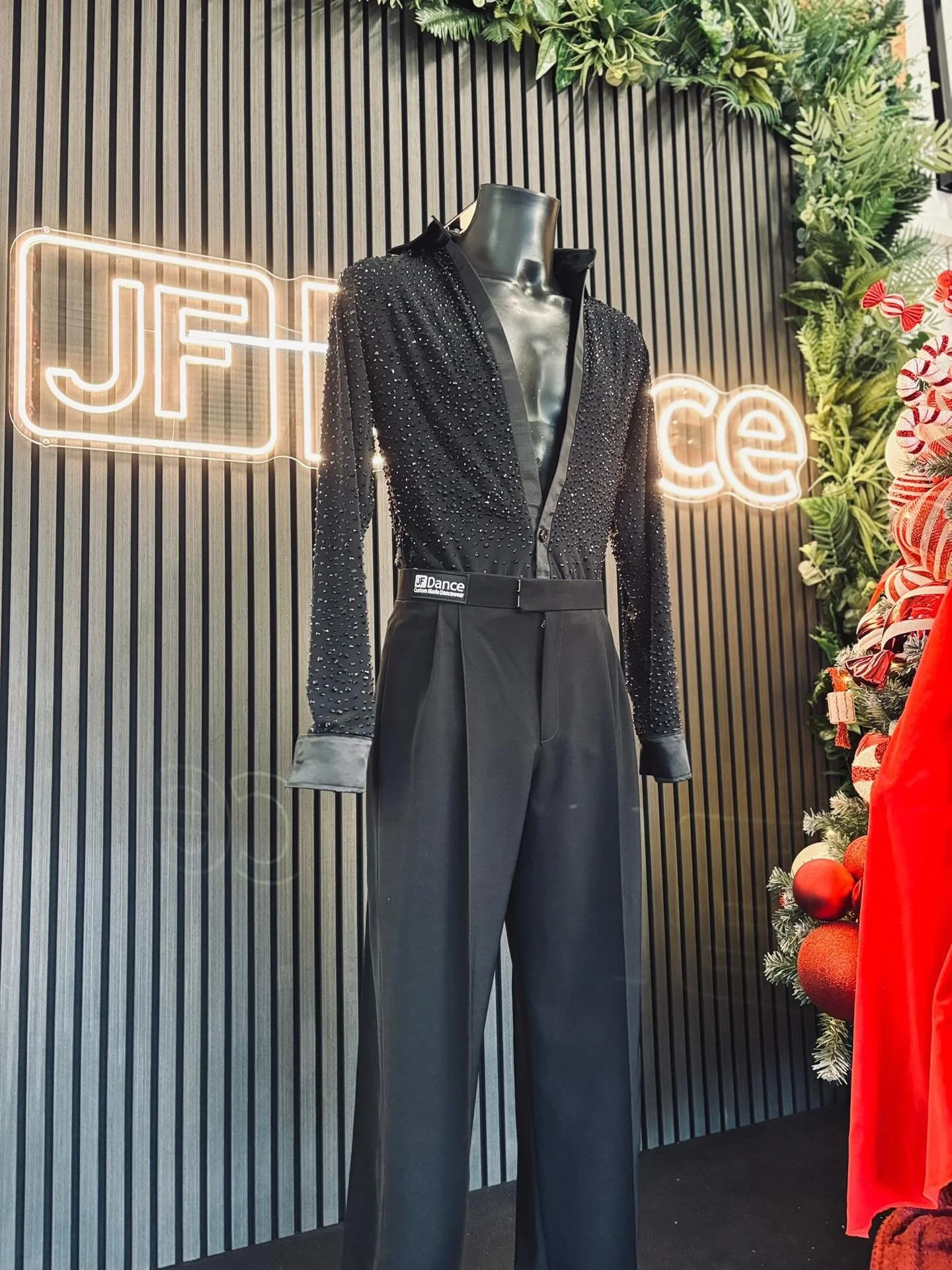 Bespoke menswear @_masonbevan 🔥