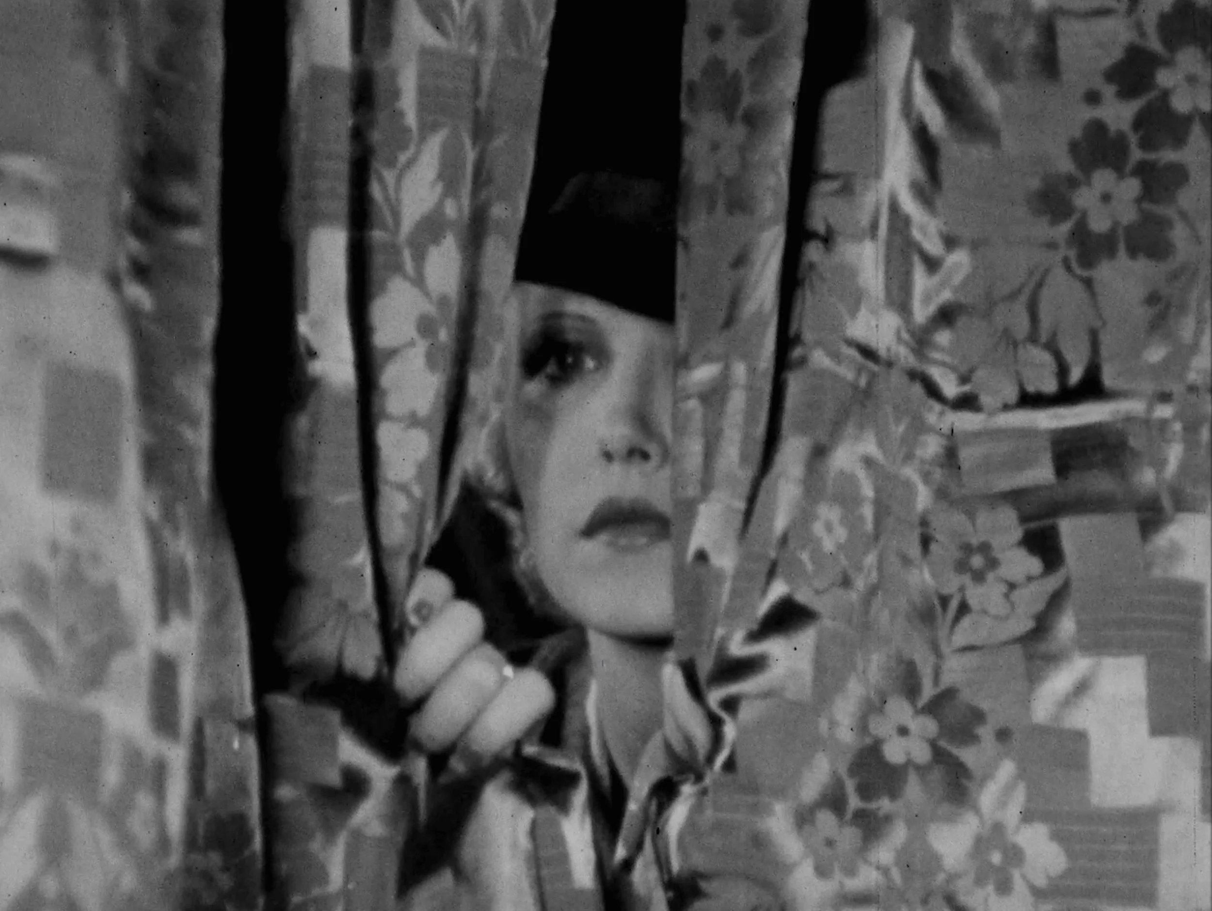 Dans le silence d'une mer abyssale