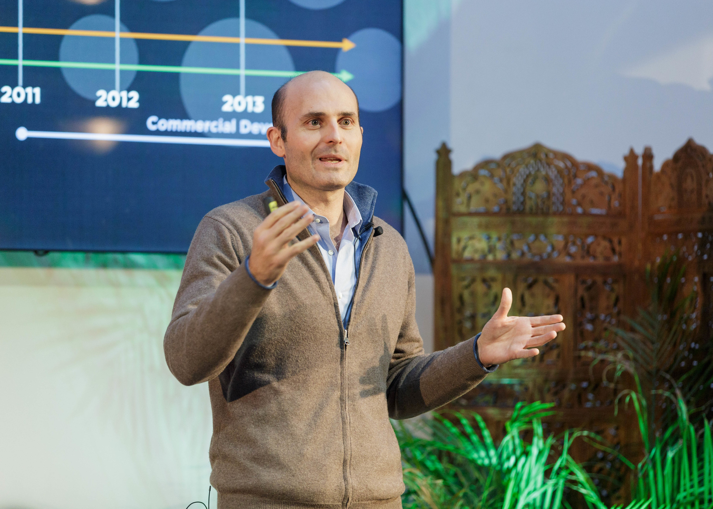 SACHA LOISEAU CEO Mauna Kea Tech Sacha founded Mauna Kea 15 years ago and introduced it at the Euronext in 2012. Builder of unique device, he knows the hard truths of market access. 