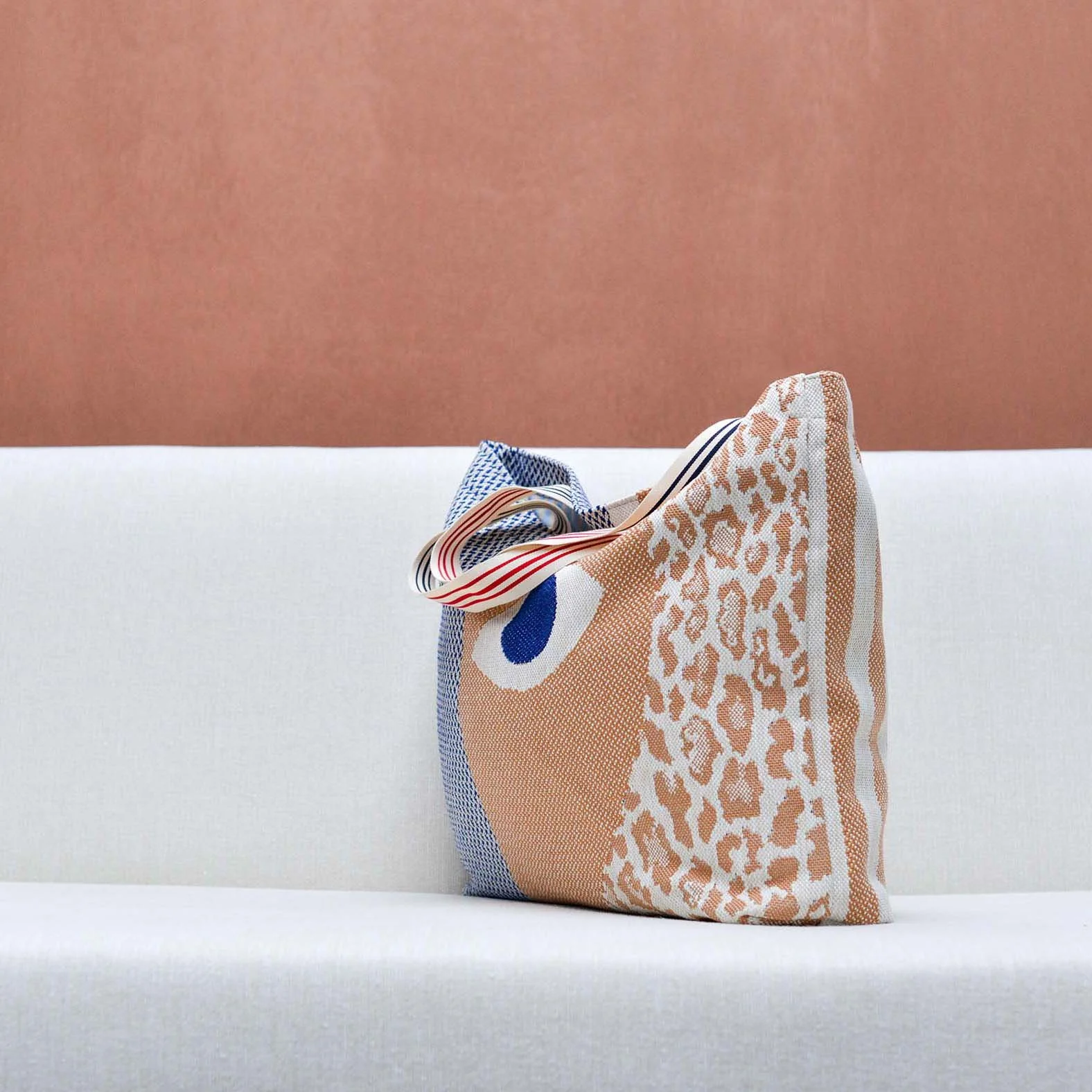 5Faces Tote Vr. kl.jpg