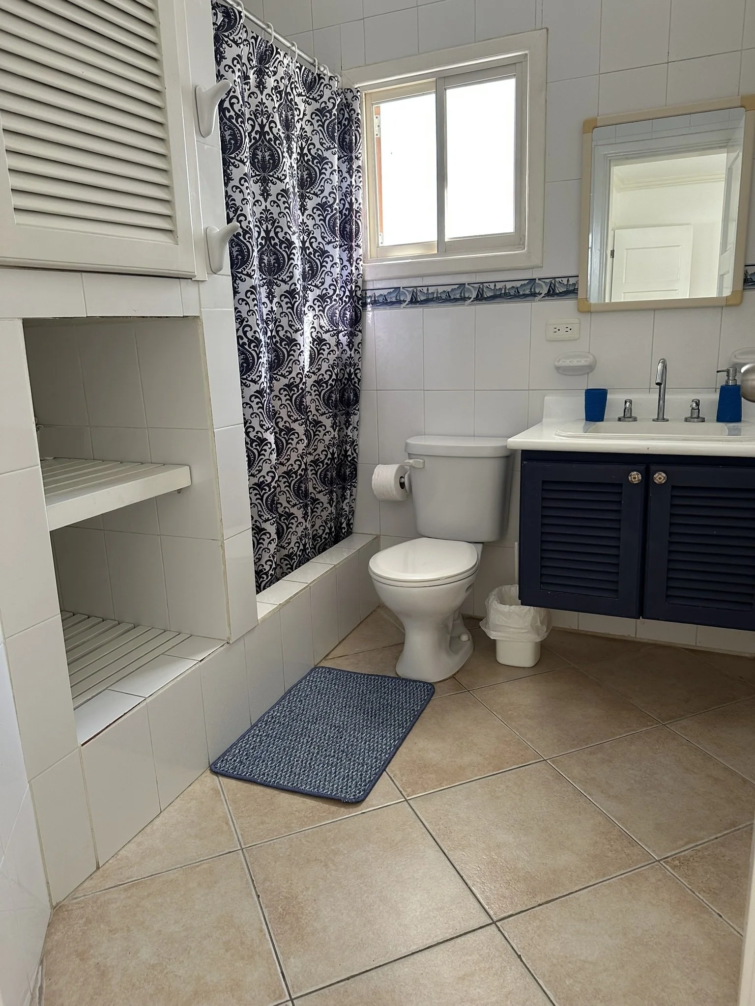 Master Bedroom Bathroom 1.jpg