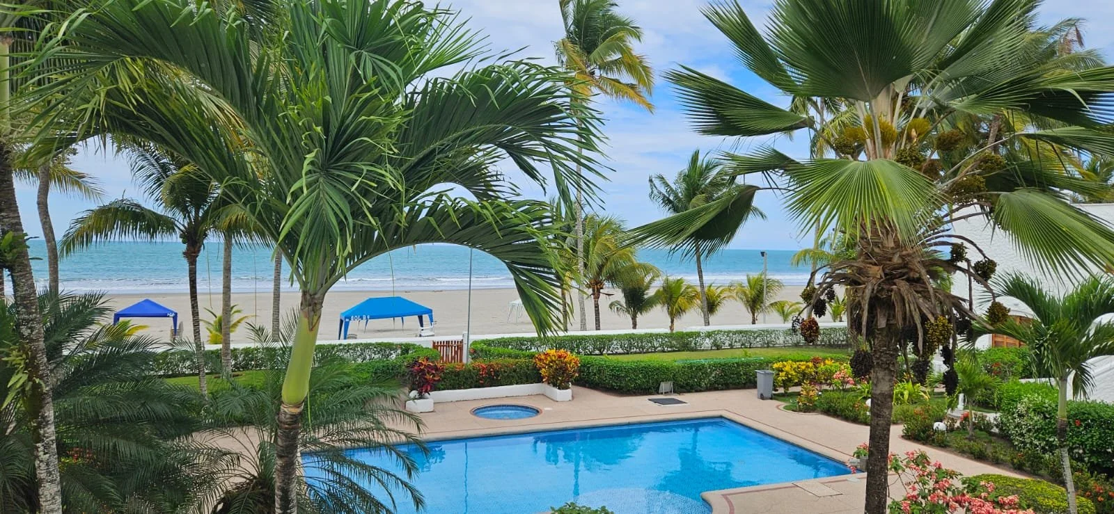 Playa y Piscina 2.jpeg