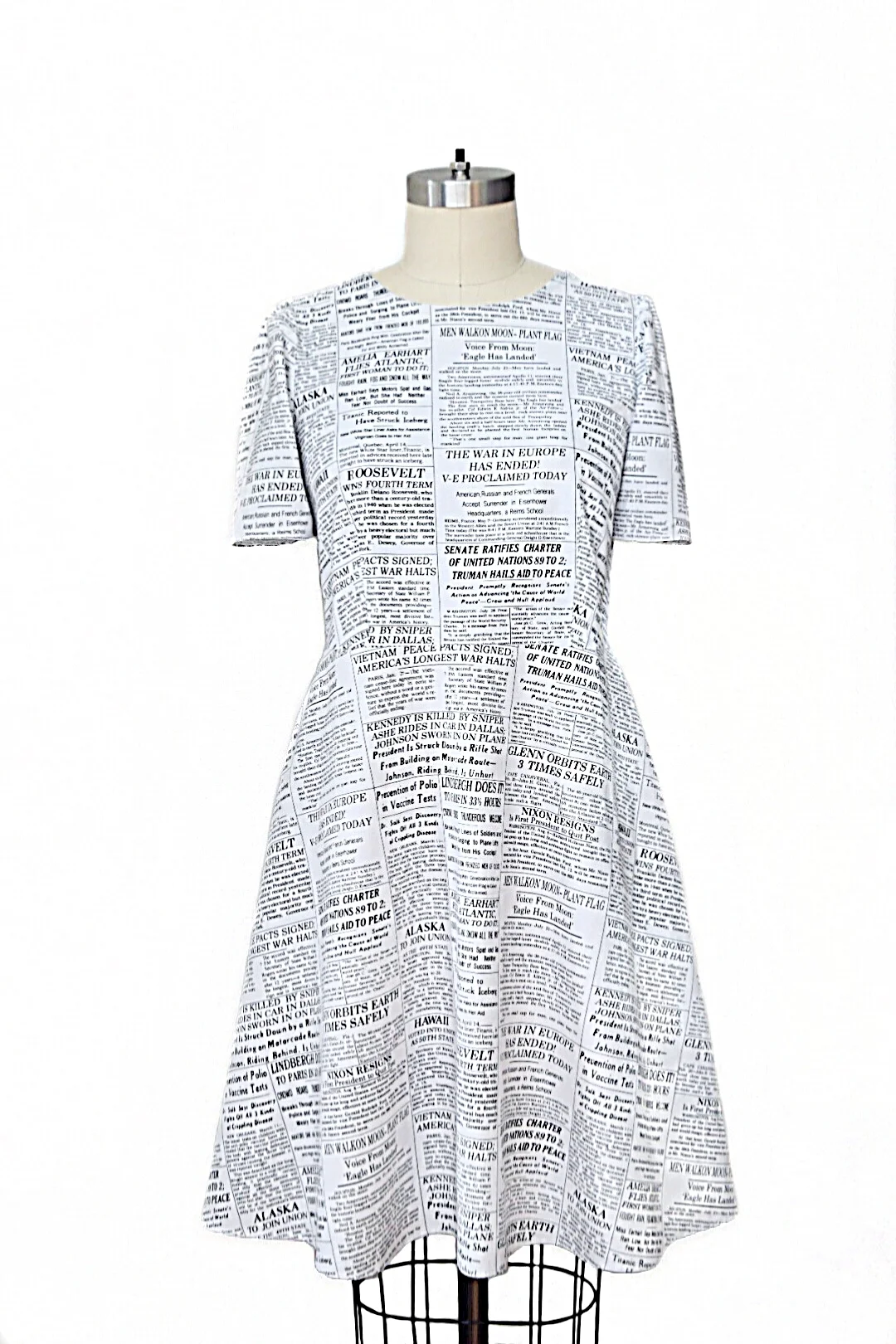 Newsprint fit & flare cotton print dress