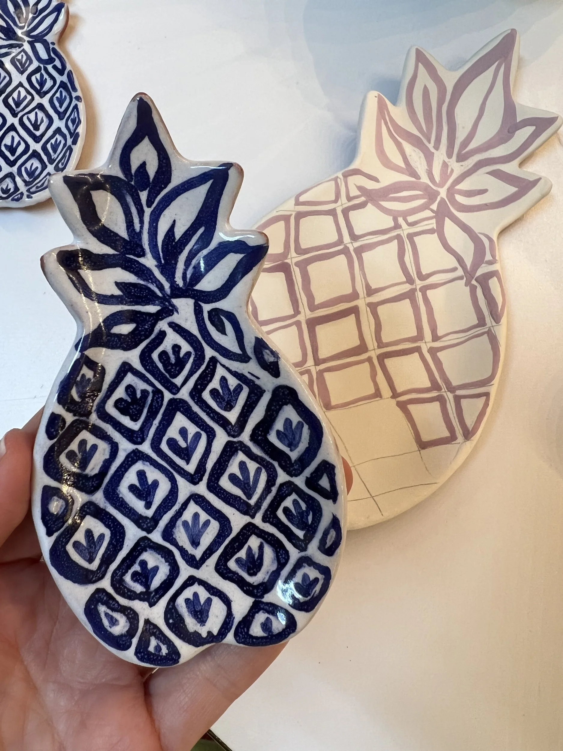 Pineapple dish before and after firing · majolica on terracotta