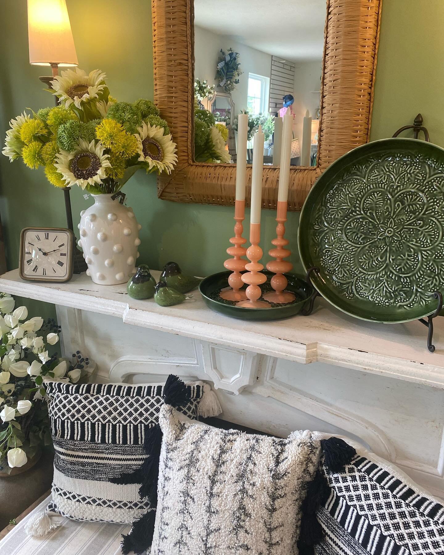 Memorial Day weekend plans? 🇺🇸☀️ Come shop summer arrivals at Twigs! Open today until 5pm.