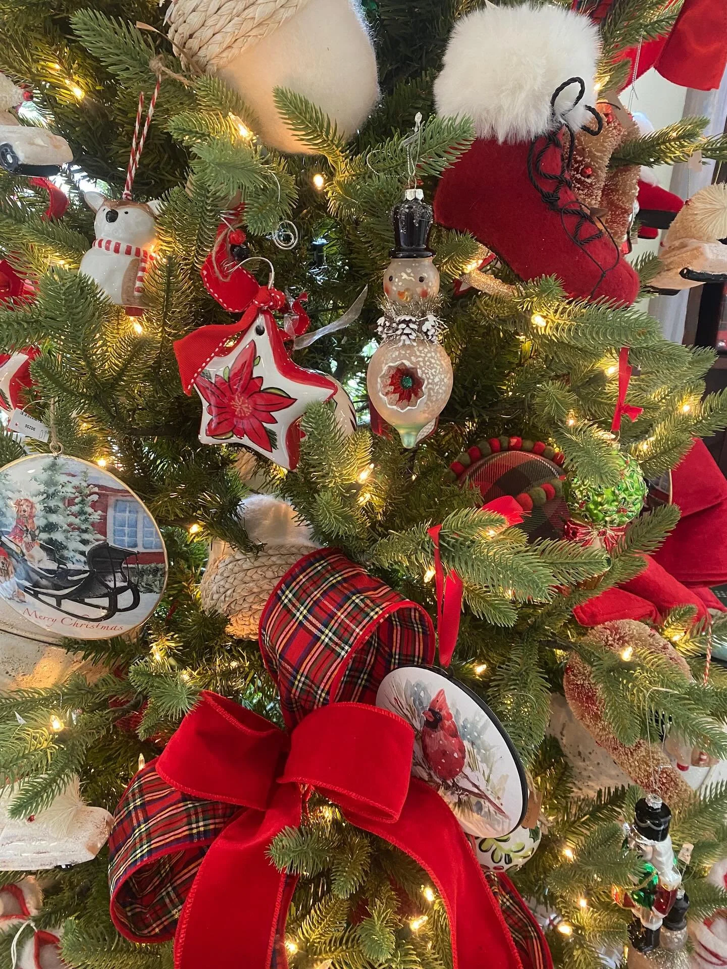 We are decking the walls at Twigs 🎄✨🙌 Christmas decorating is in full swing&hellip; friendly reminder, we will be CLOSED tomorrow while we reset for the holiday. We will be reopening Tuesday morning at 10am!