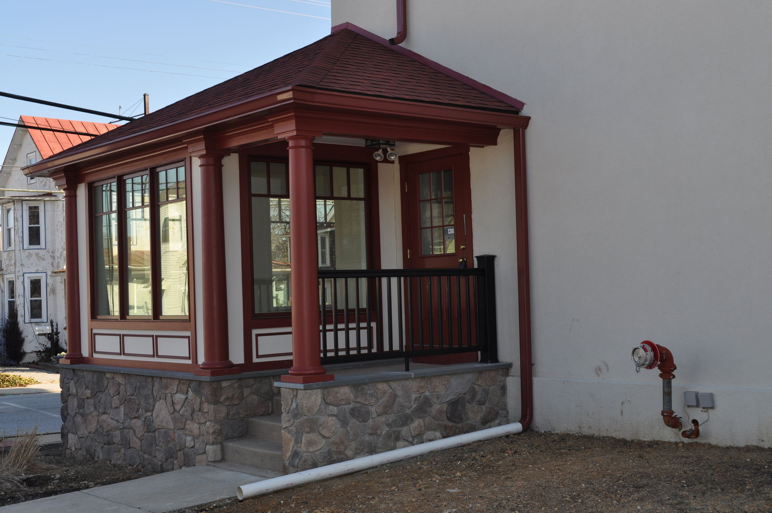  Nice design for a closed in porch 