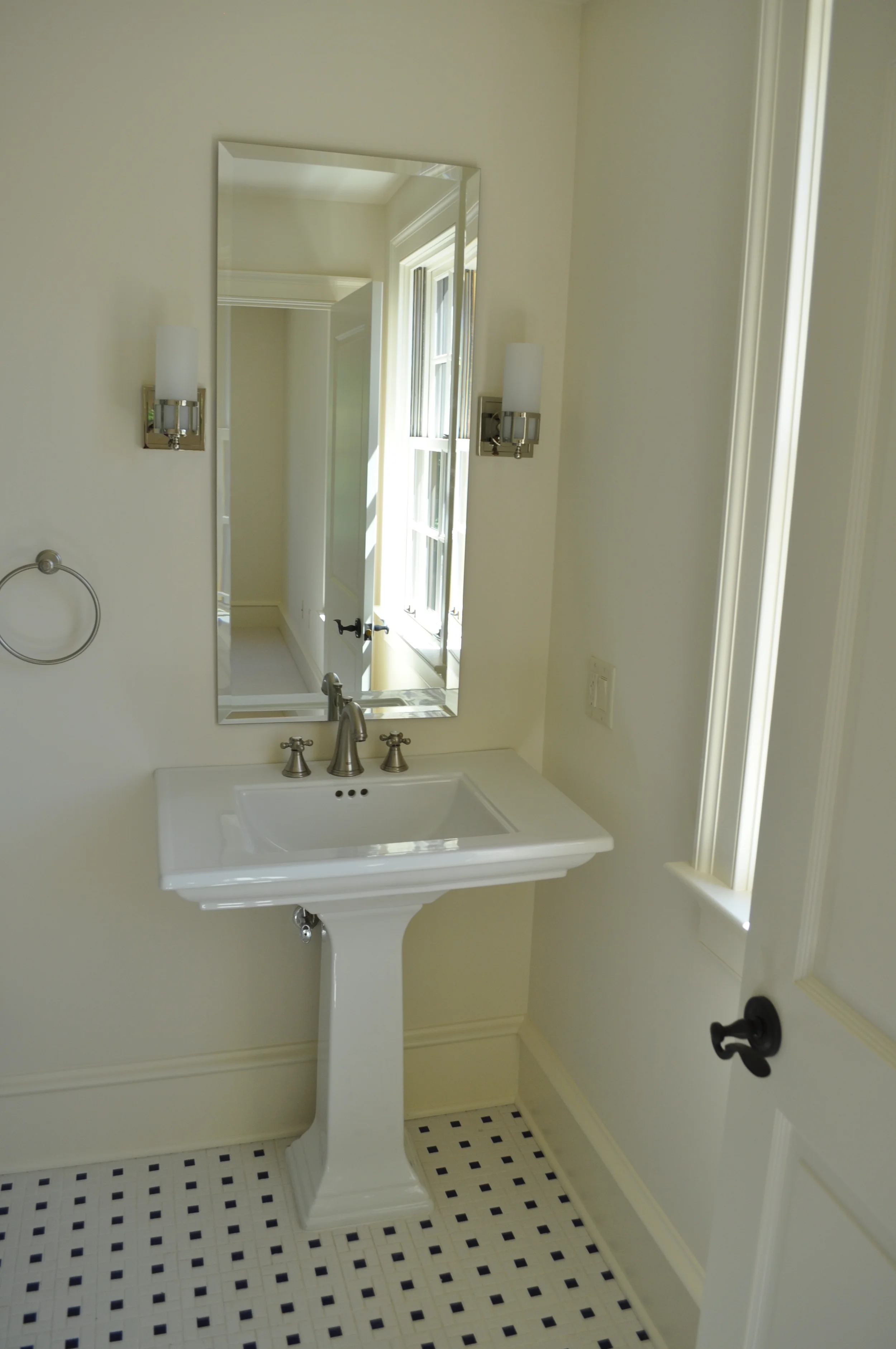  pretty pedestal sink 