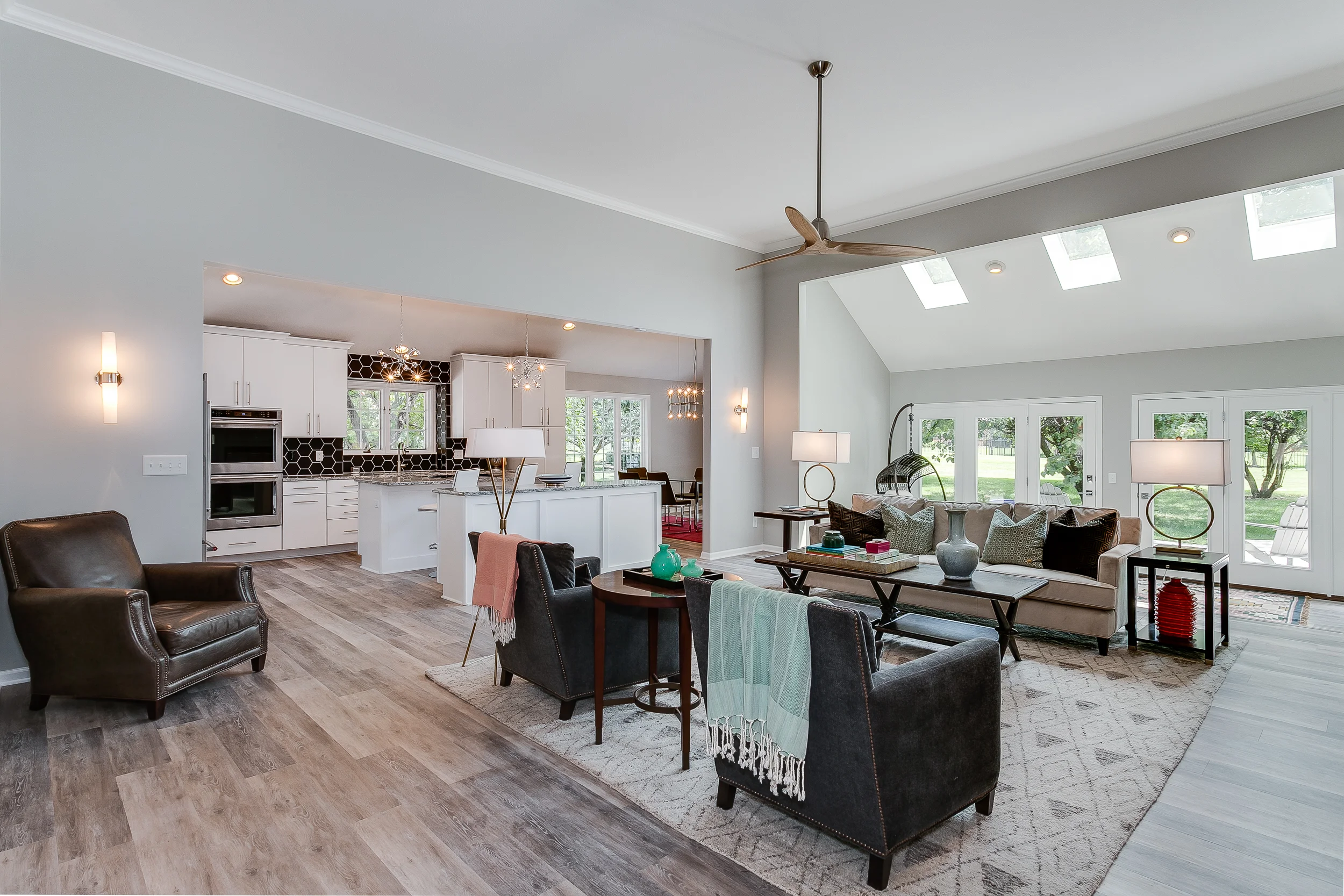 2510 N Greenleaf-2.jpg