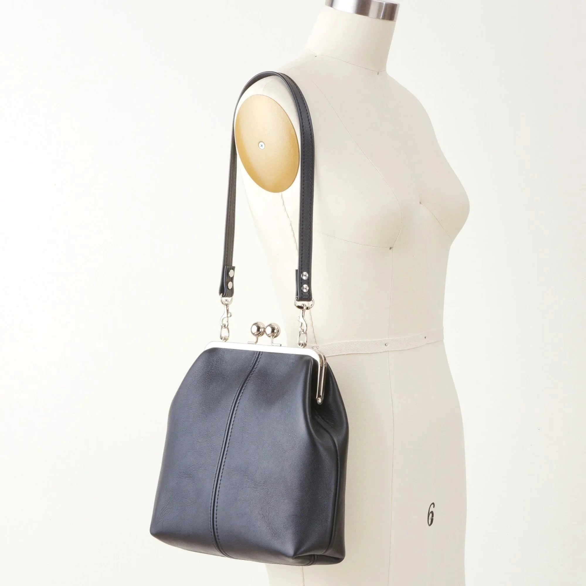 8+inch+Frame+Kiss+Lock+Bag+with+Standard+Strap.jpg