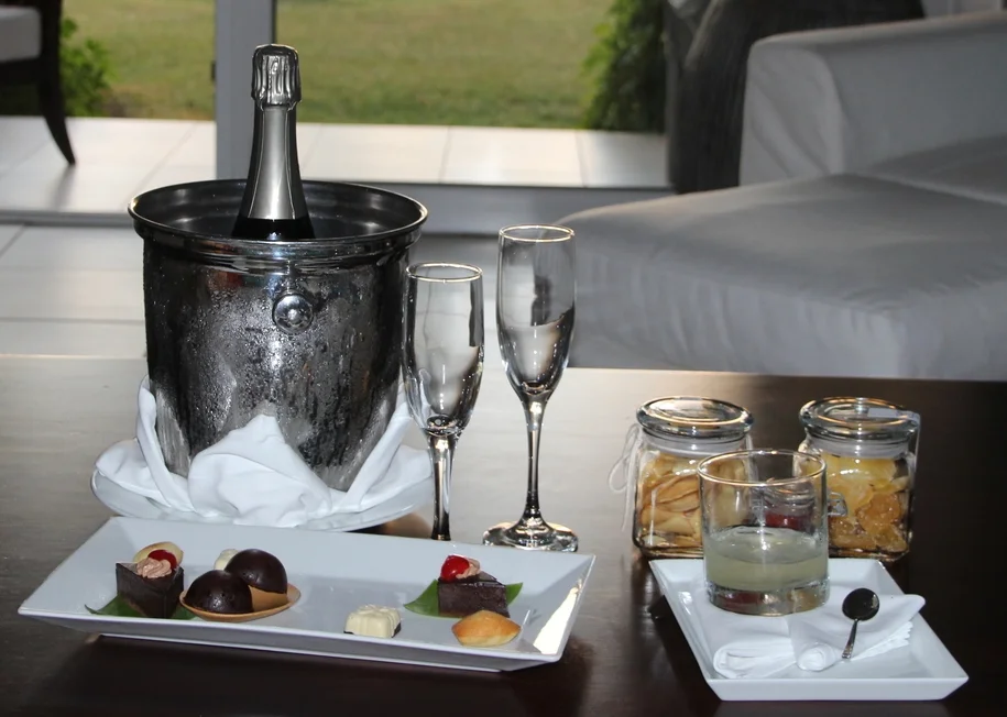    We know when it’s cocktail hour…   