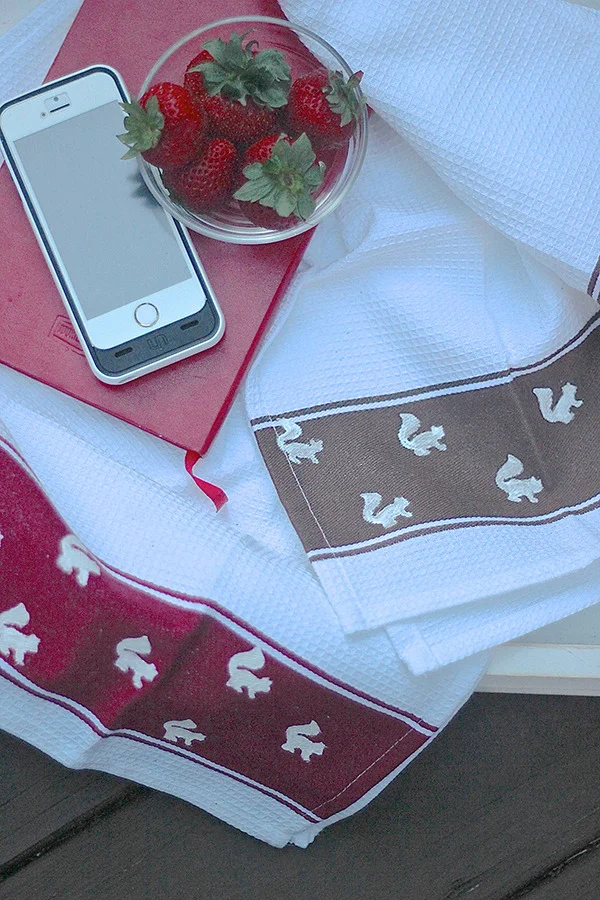 140710-pars-caeli-stamped-squirrel-towels_3.jpg
