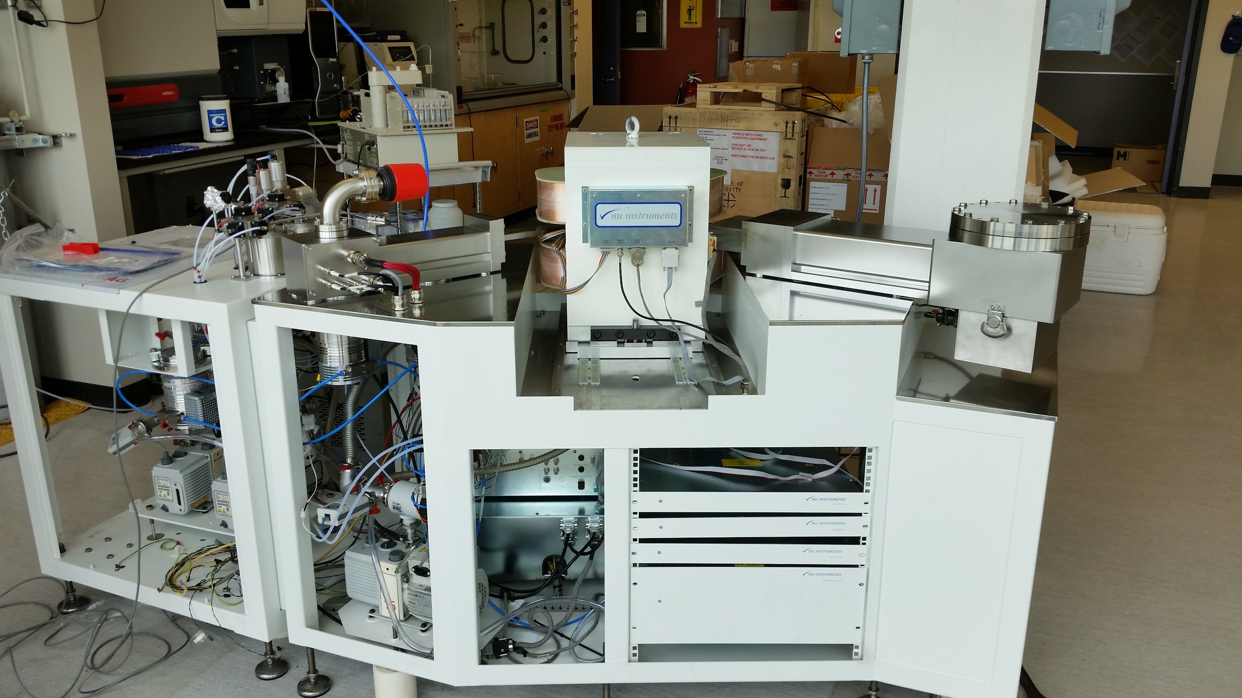  Done! The mass spec with its magnet in place. Phew.  Photo by Ian Mellor-Crummey. 