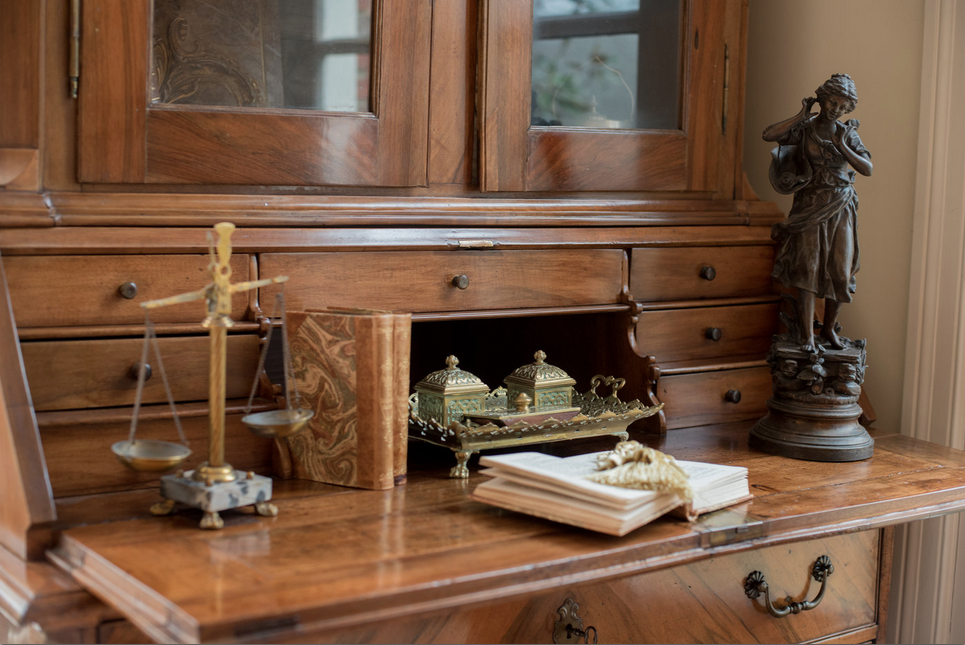 secretary up close 3.png