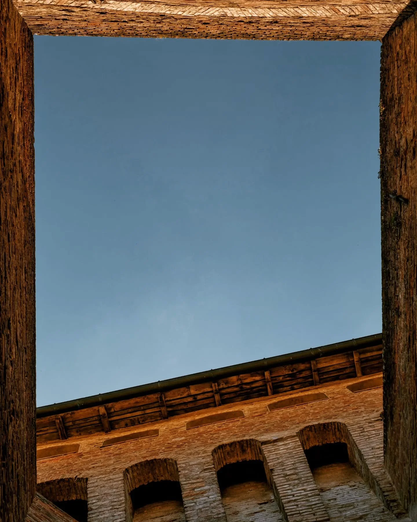 Every Window is a Mirror by @joywave.

...
#photography #architecture #fuji #fujifilm #fujifilmt30 #fujinon35mmf14 #italy