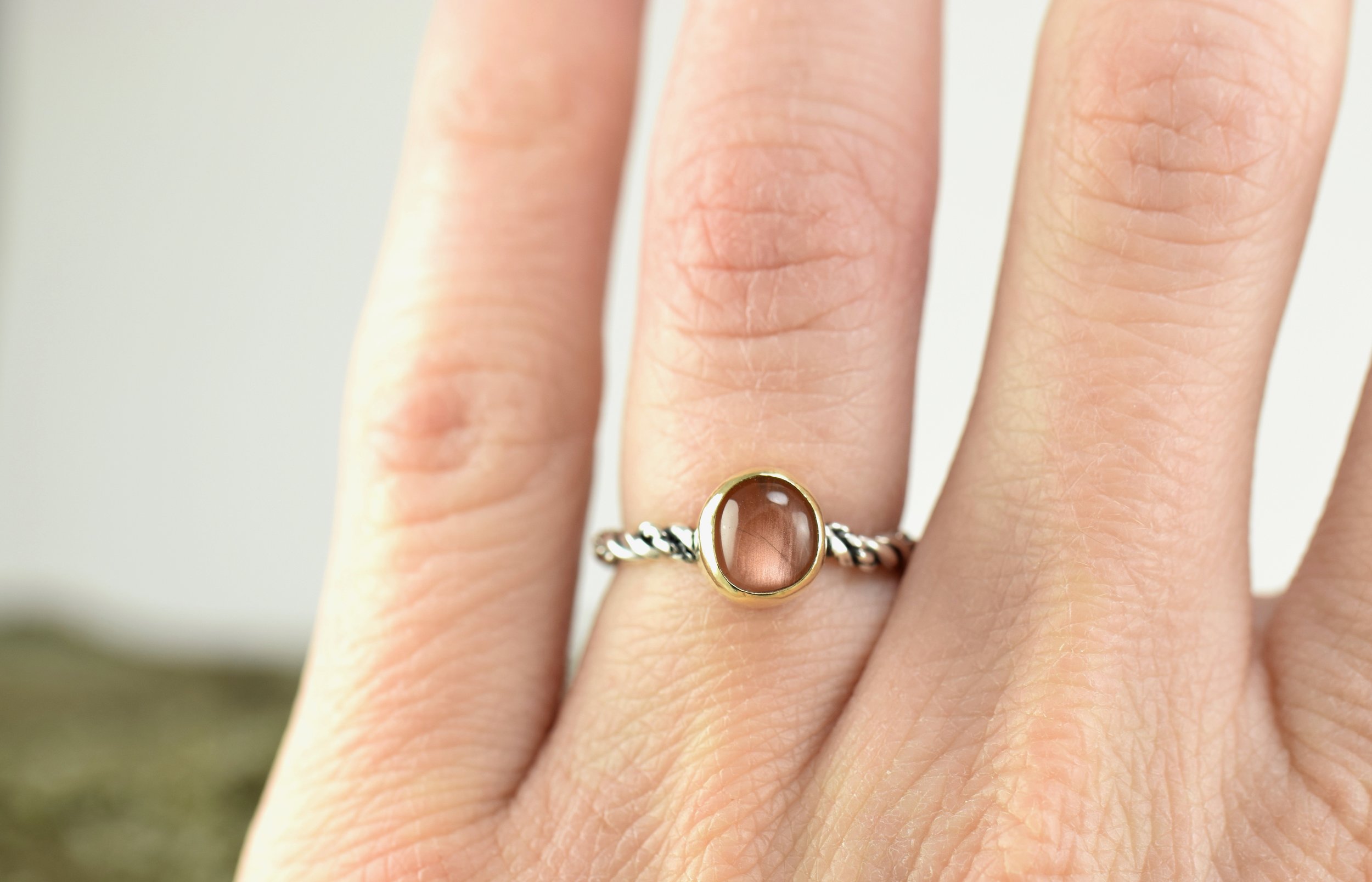 18k sunstone ring (2).jpg