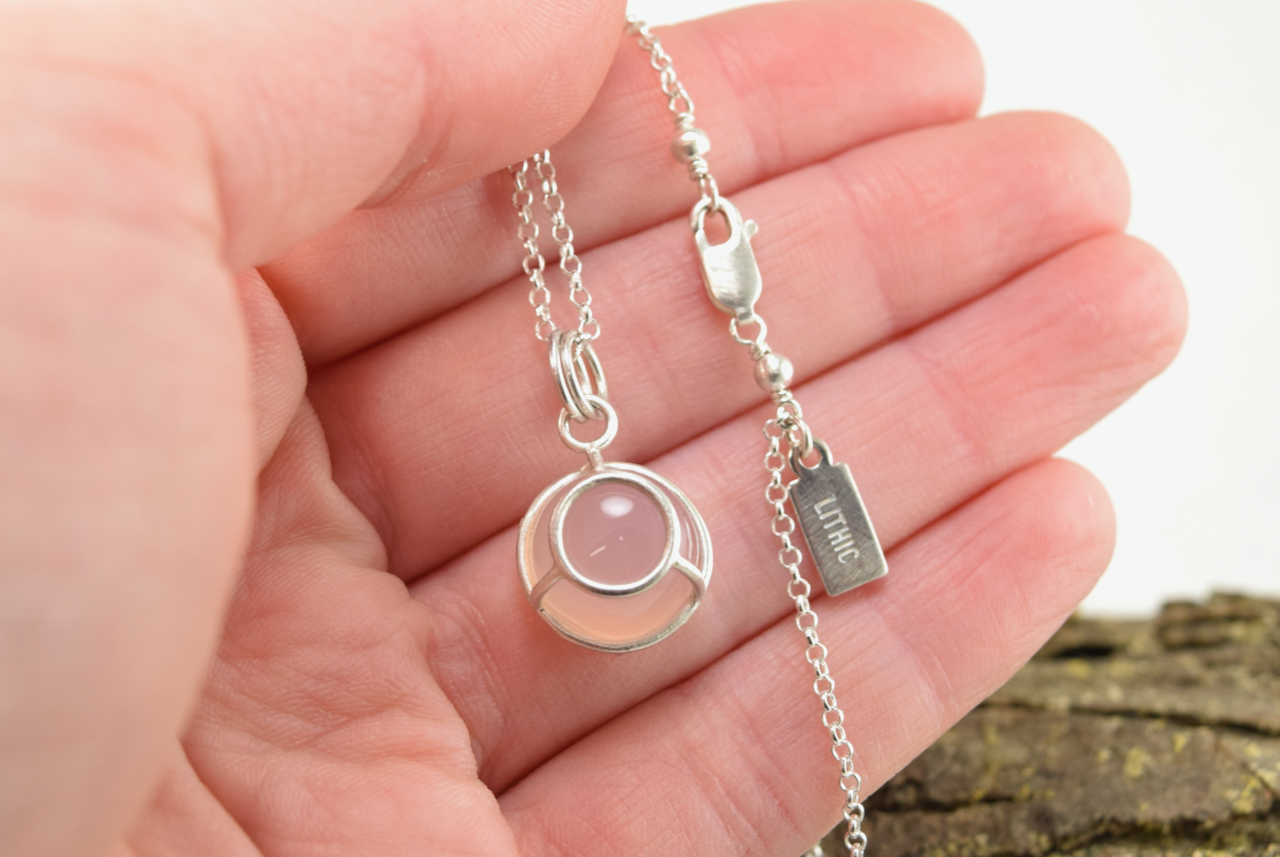 Pink Chalcedony Round Bulkhead Light Necklace (9).png