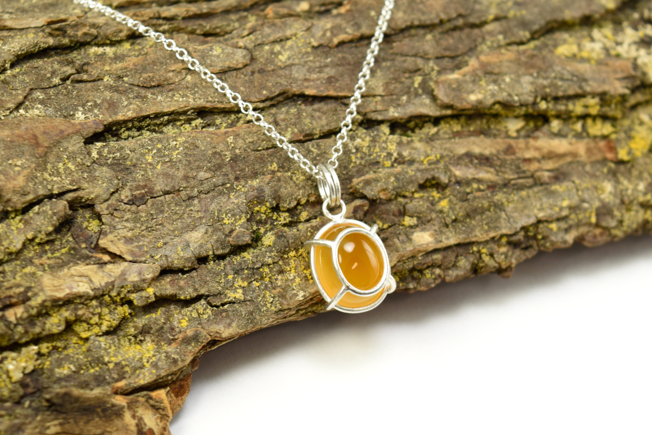 Carnelian Oval Bulkhead Light Necklace (3).png